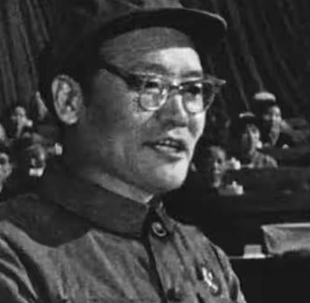 他是毛主席认定的接班人之一，从河南基层一路提拔，毛主席对他十分赏识，还称他为“老