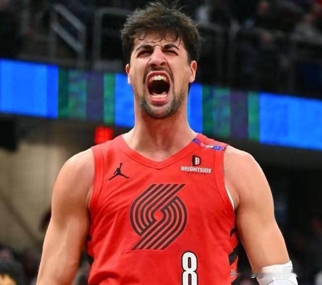 詹姆斯说奇才肯定后悔把阿夫迪亚交易到开拓者
  2020年选秀大会，阿夫迪亚在首