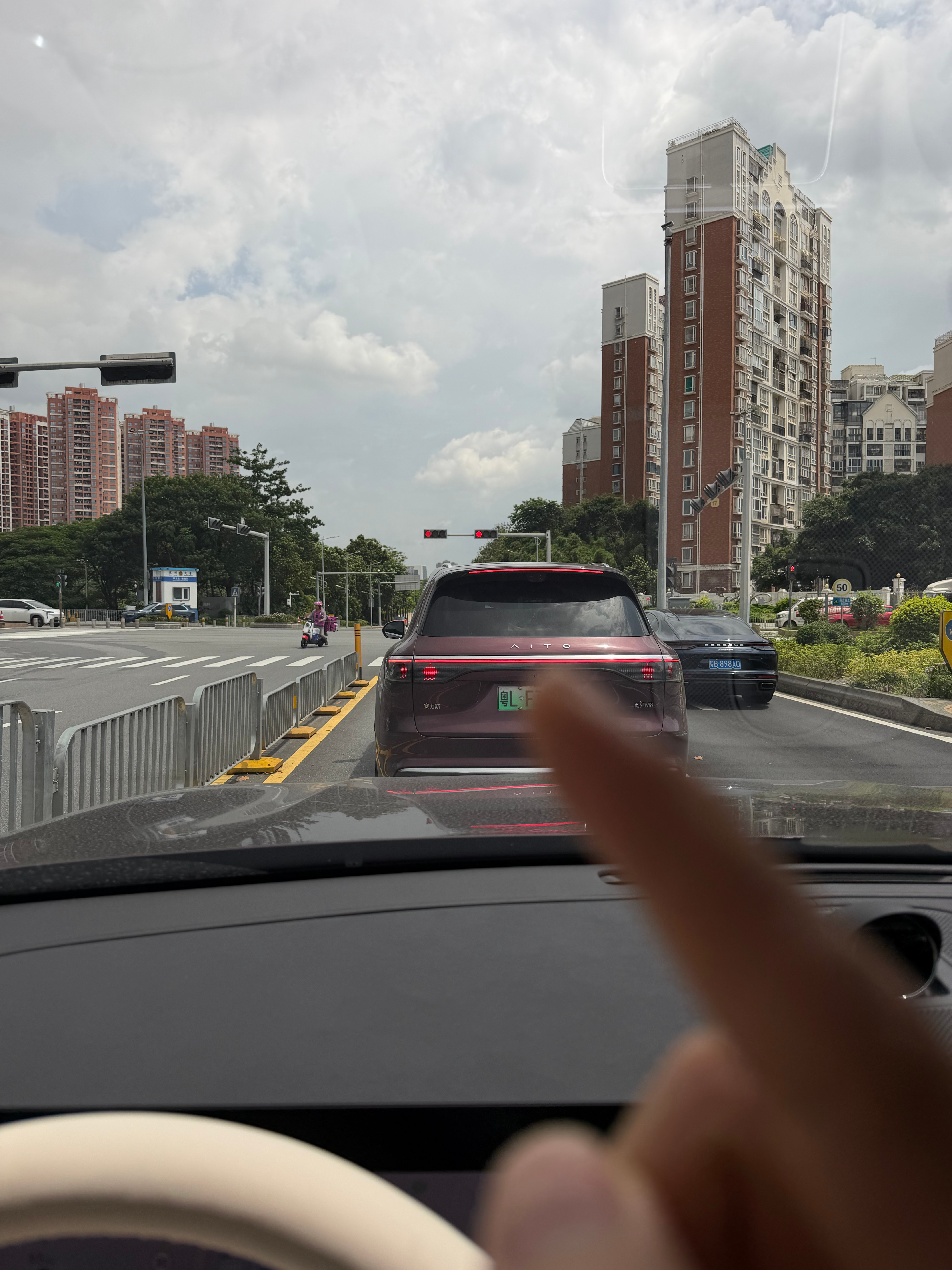 相同车型相同配色，这缘分 深圳