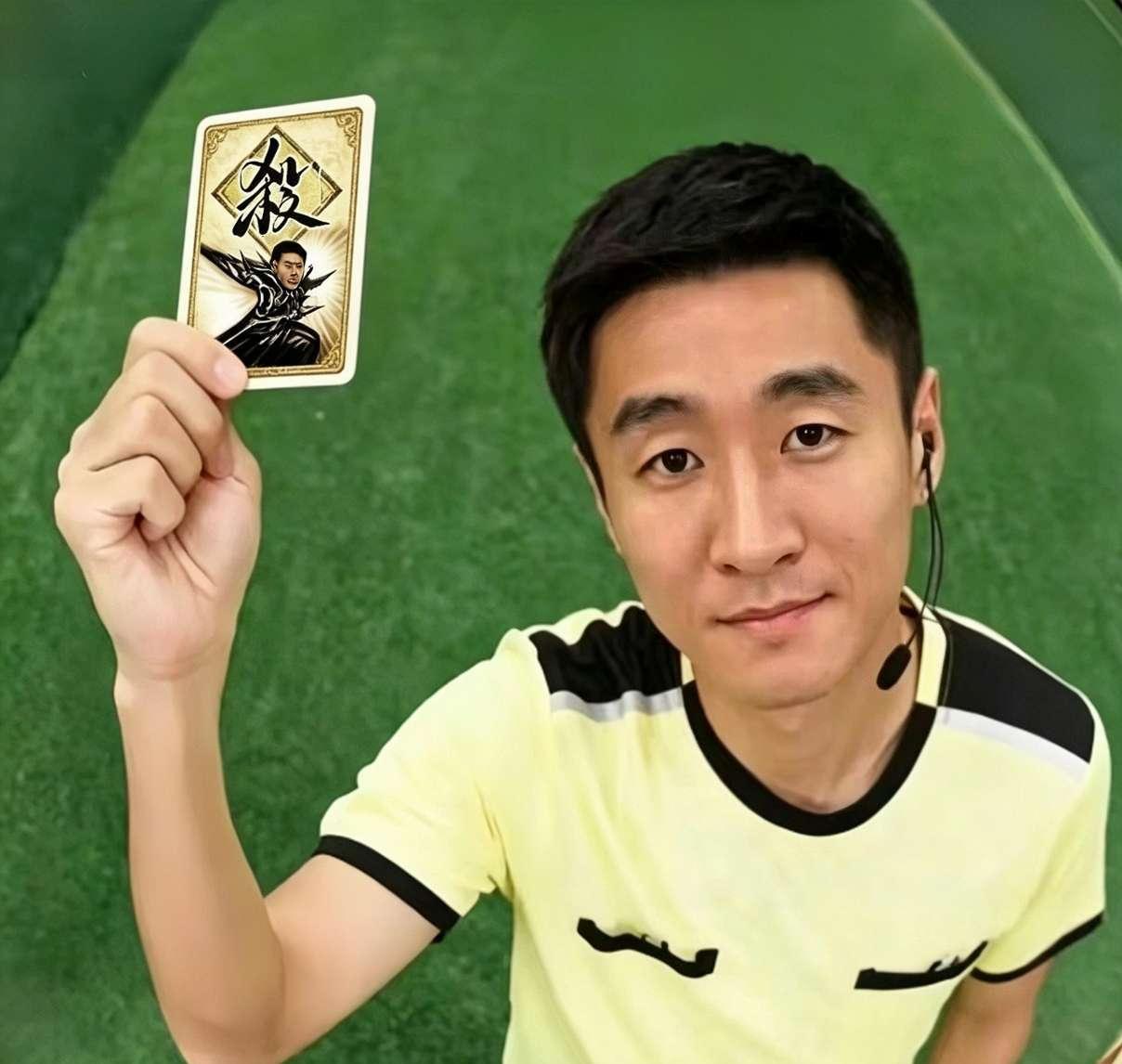 FIFA这是尝到了中国的甜头，世界杯逮着我们的裁判猛薅羊毛。哈兰德与姆巴佩的碰撞