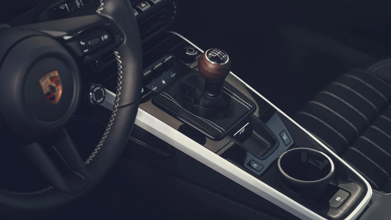 【保时捷 911 入门车型，Carrera S 手动变速箱套件正式推出】应美国消