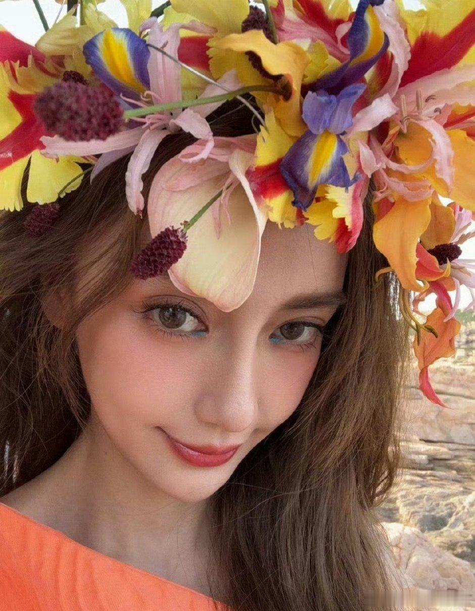 杨颖带小海绵游玩新加坡环球影城，好惬意的生活 ​​​