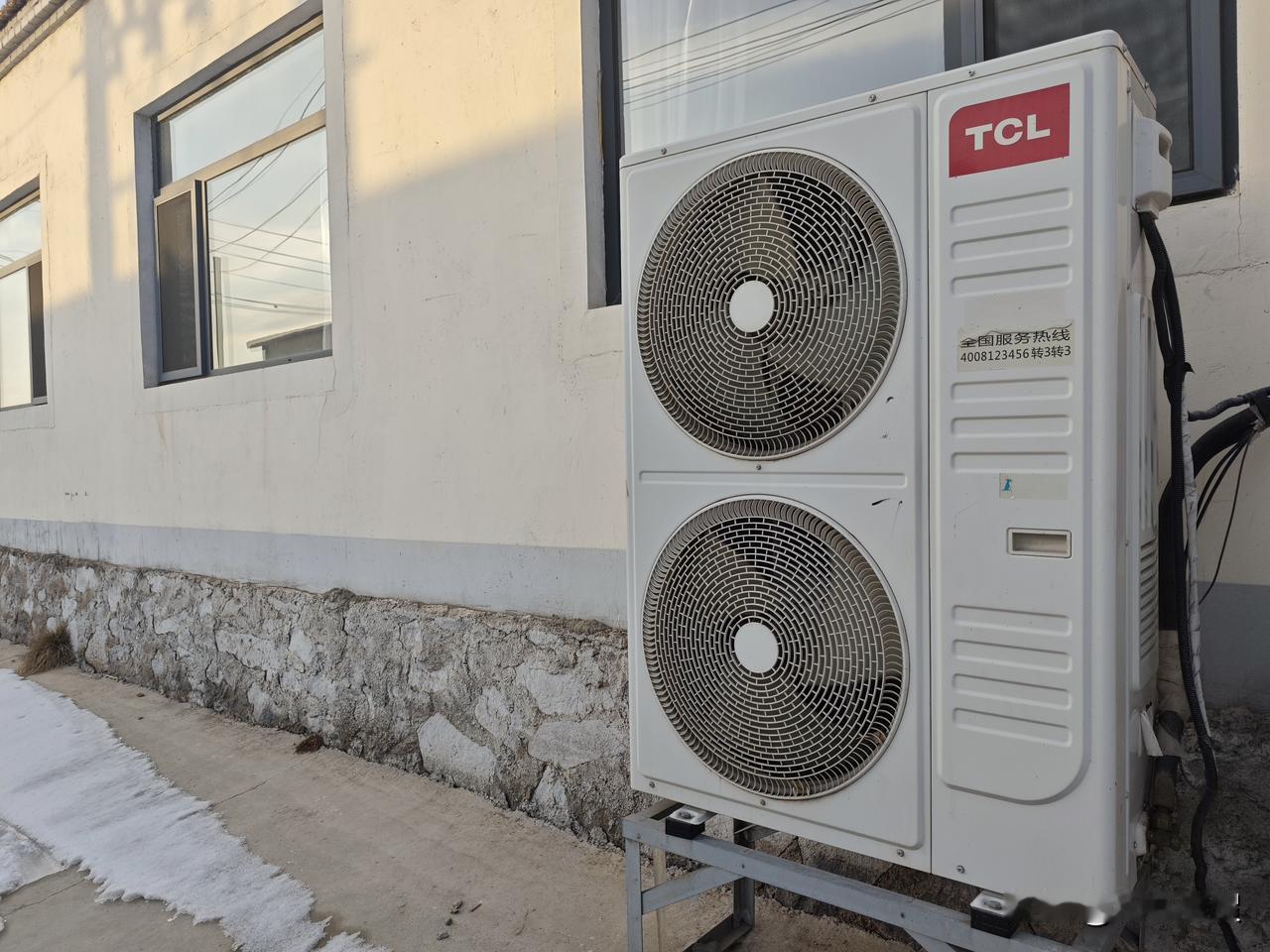 空气能采暖，究竟怎么用才省钱？
在内蒙古农村，不少地方都结束了生火炉取暖，用上了