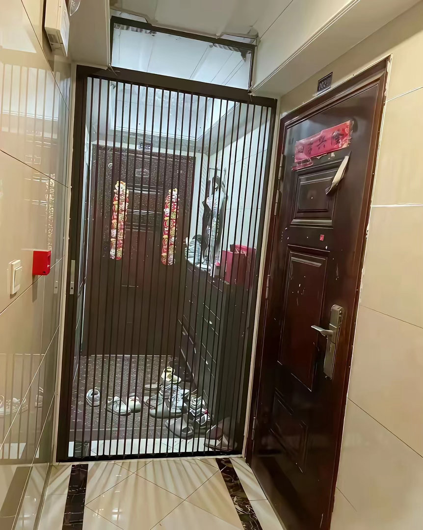 邻居这么搞，我可以报警吗？ ​​​