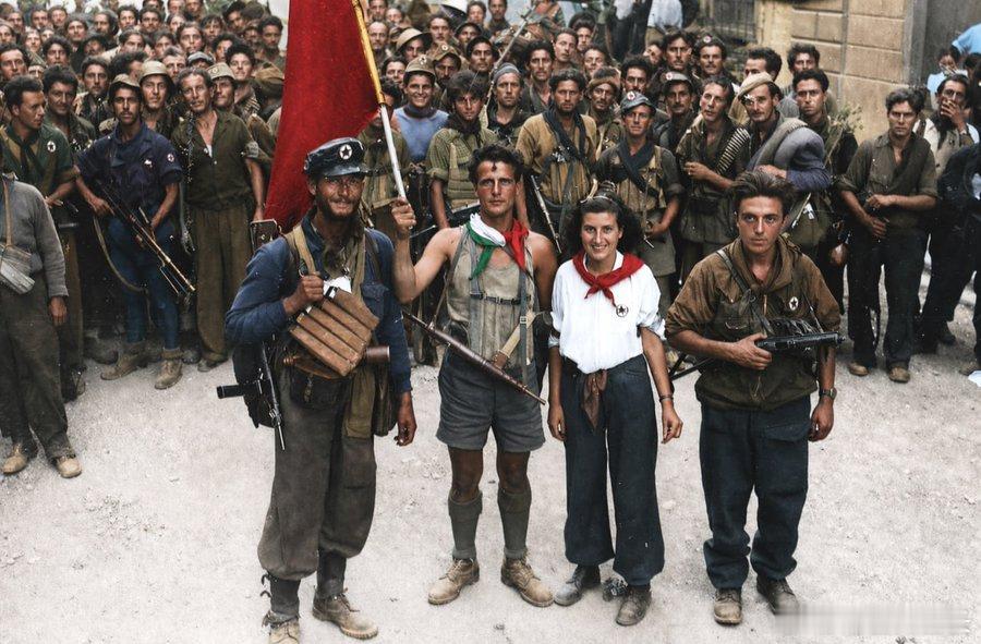 意大利共产党们4月25日是意大利从法西斯主义下解放的日子。81年前的今天，即19