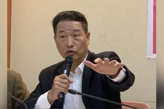 张延廷突然赞美起郑丽文了！说郑丽文之所以能当选国民党党主席，主要表现在三个方面：