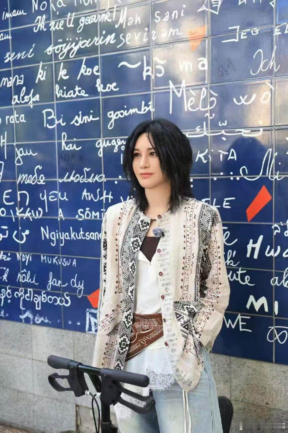 尚雯婕揉面揉出一首新歌尚雯婕在巴黎揉面，揉出了新歌的“灵魂曲调”，就等聆听完整版