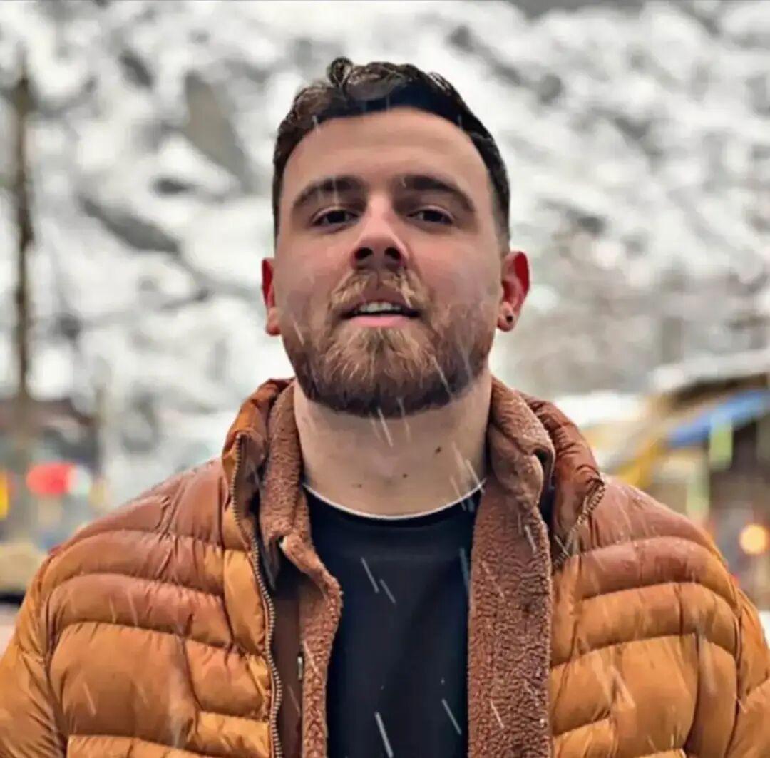 伊朗在周三晚间短暂关闭空域后，于周四上午重新开放。与此同时，伊朗司法机构周四宣布