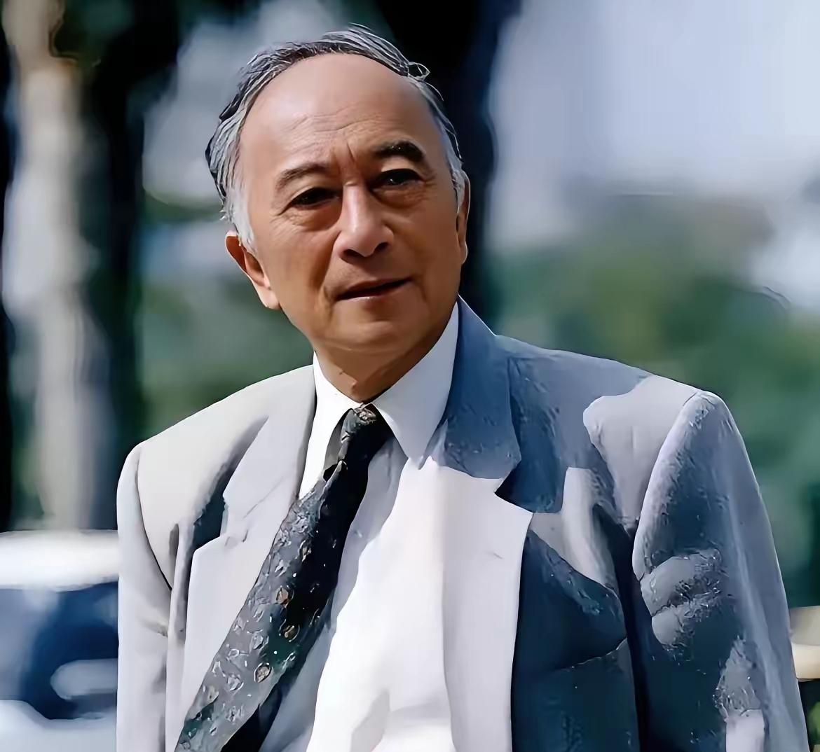 非常现实的一句话：“人到晚年，只要你下不了床了，只要你自己去不了三米之外的厕所了
