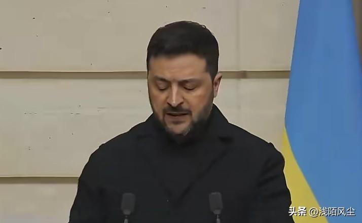 泽连斯基谴责美国放宽俄油制裁:“美国决定放宽对俄石油制裁，这些石油目前正通过油轮