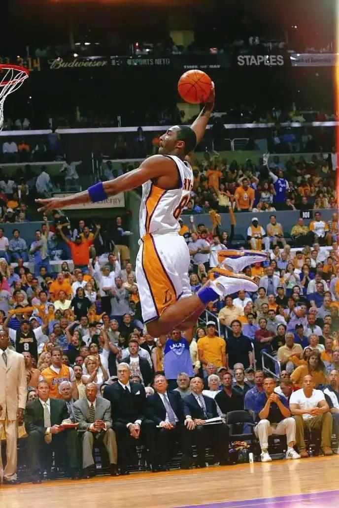 人，要有梦想，才能有前进的动力，如果没有梦想，那么你的人生就没有方向，梦想，是人