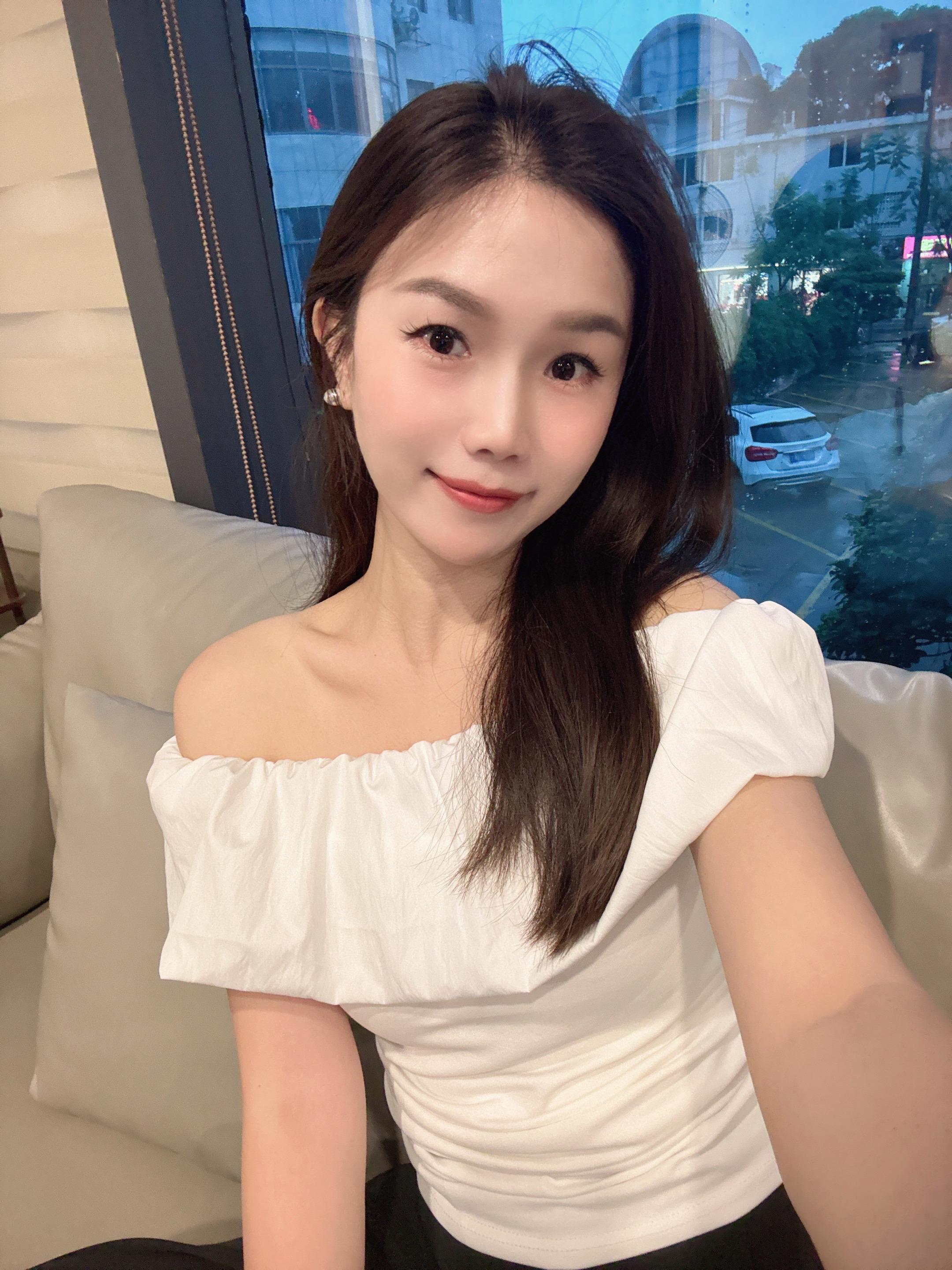 我没变 只是心情变了 我还是我 只是面对现实多了些无奈 多了点沉默 成...