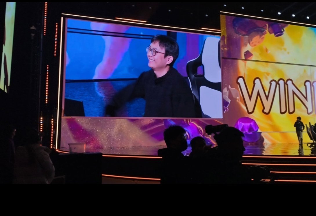 炉石传说 恭喜吹神晋级八强！这下真无敌了！ 