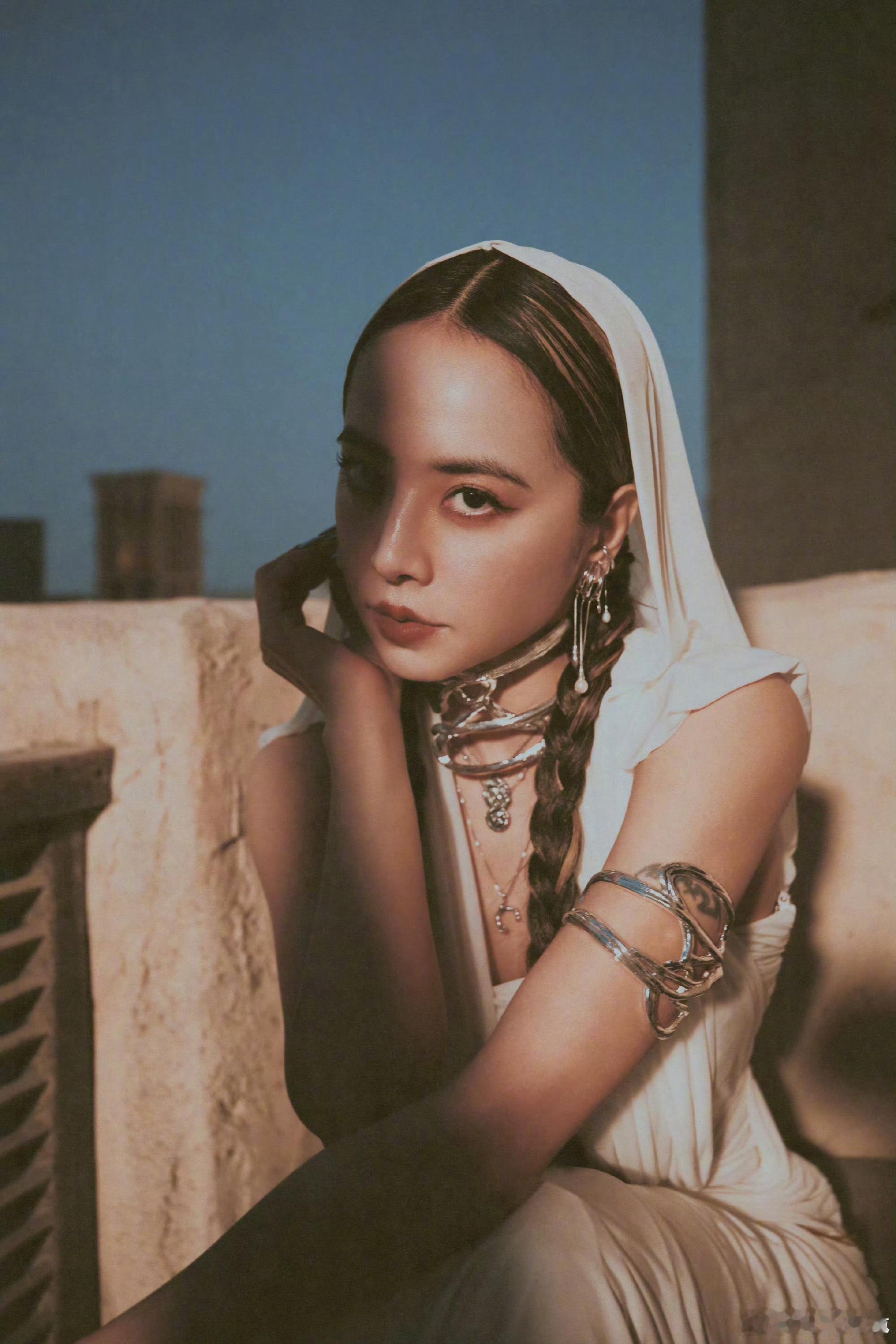 台媒曝蔡依林让好友帮忙介绍对象据台媒报道，蔡依林曾拜托朋友介绍对象，也不介意男方