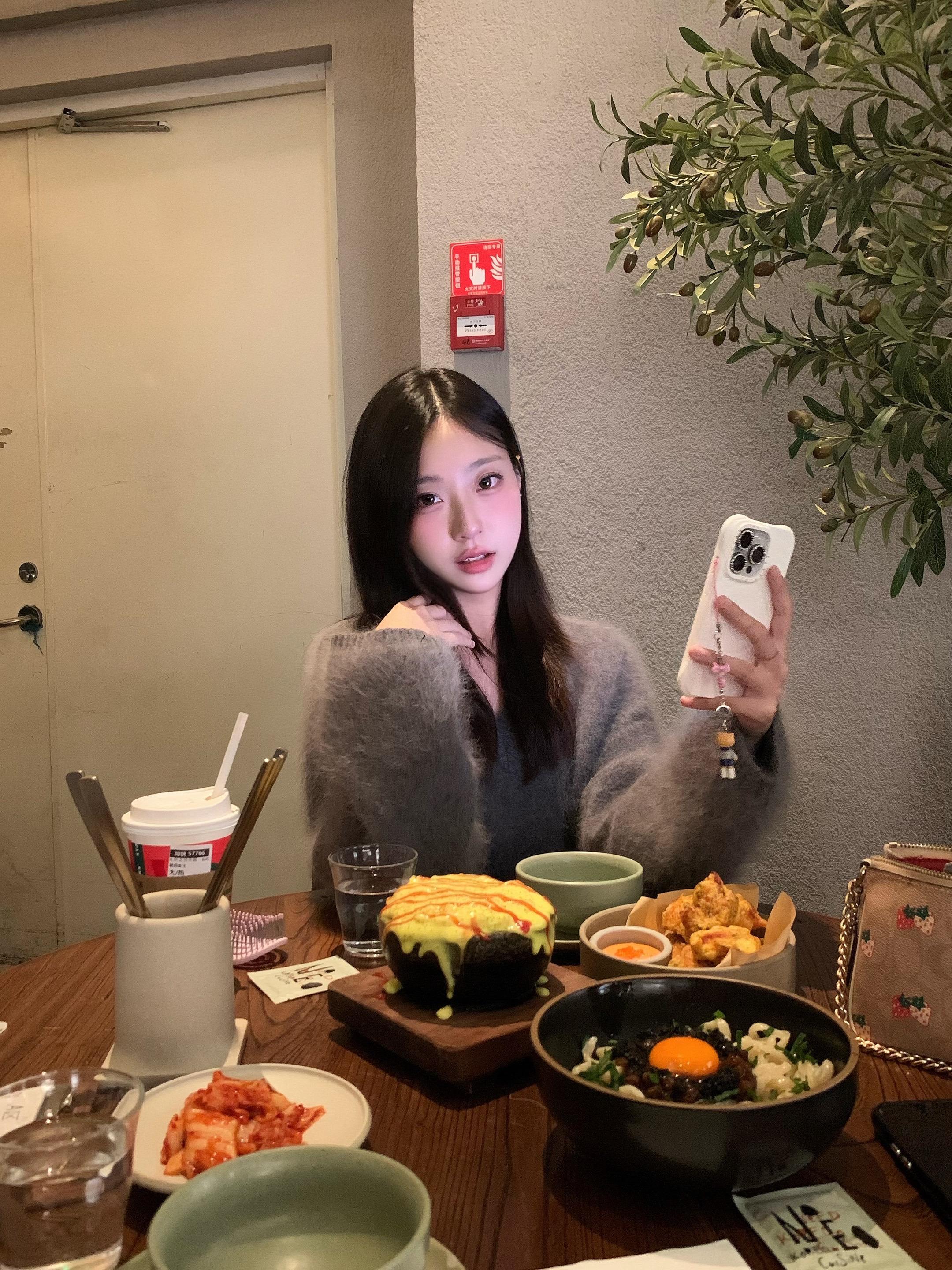 猜猜吃的什么。