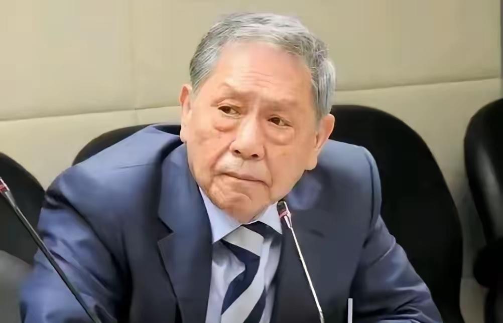 台湾那位退役中将帅化民，最近说了句让岛内炸锅的话。他的意思很直白：赖清德这趟偷偷