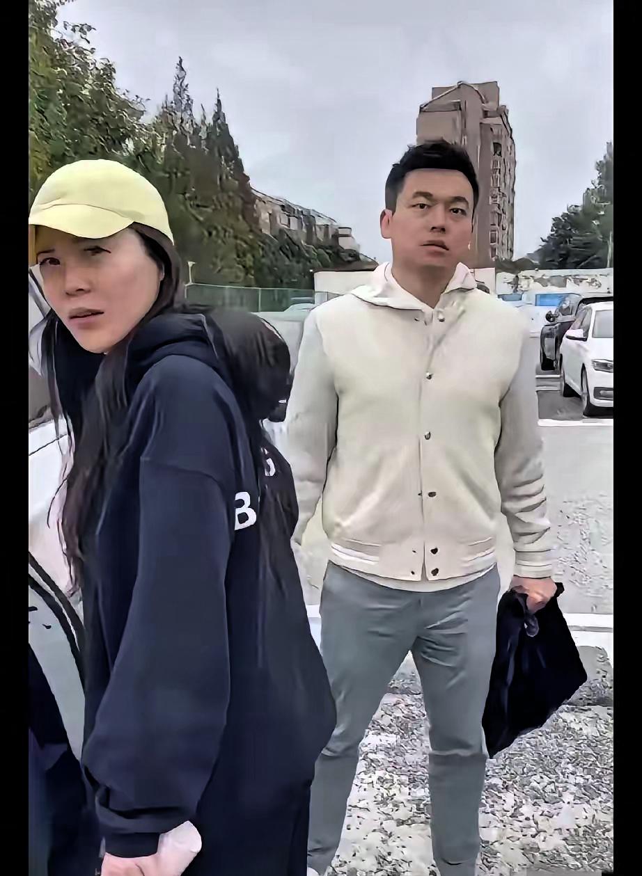 怒了！红圈律所合伙人带空姐产检撞原配，放话“她哪都比你好”，身世更讽刺

10月