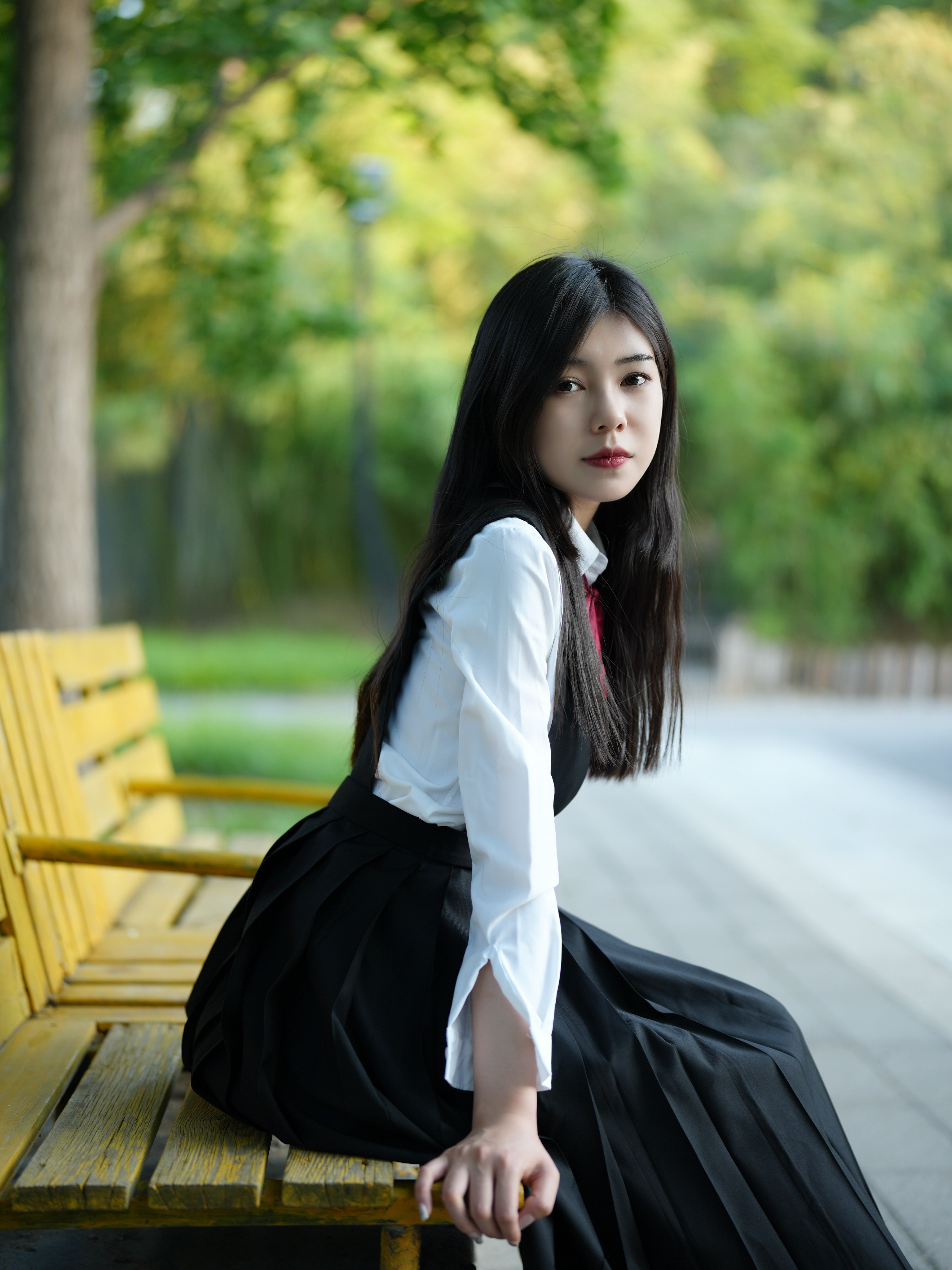 毕业季到了，之前的毕业照片库存不能拿来当今年的毕业照了（你们猜因为啥？） 