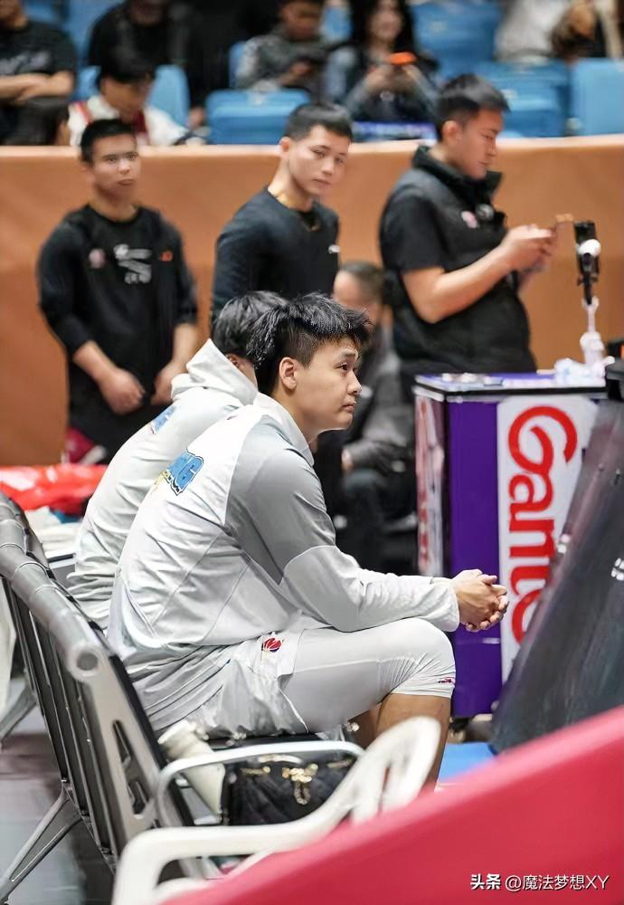 看到赵睿赛前热身受伤无缘今晚比赛
我真的绷不住了
不是一场比赛胜负的问题，而是