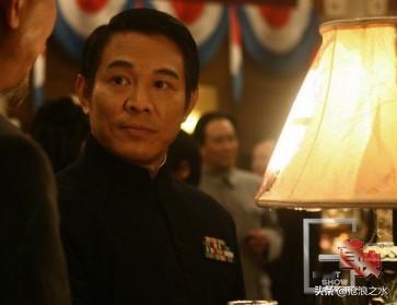 百位明星全部零片酬，为何唯独李连杰敢向韩三平提条件？看懂这波以退为进，才明白什么