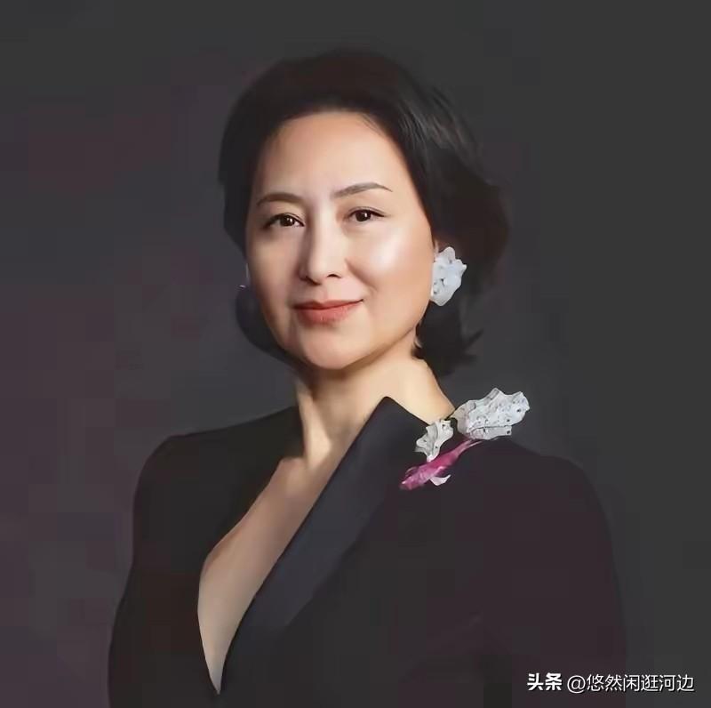 何超琼，冲上热搜！
3月31日晚上，赌王最厉害的女儿何超琼，突然冲上热搜，这次她