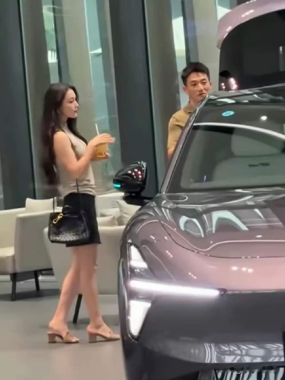 简单查了一下张馨予
不查不知道，查了才明白！
 
说实话，张馨予能活成现在这般通