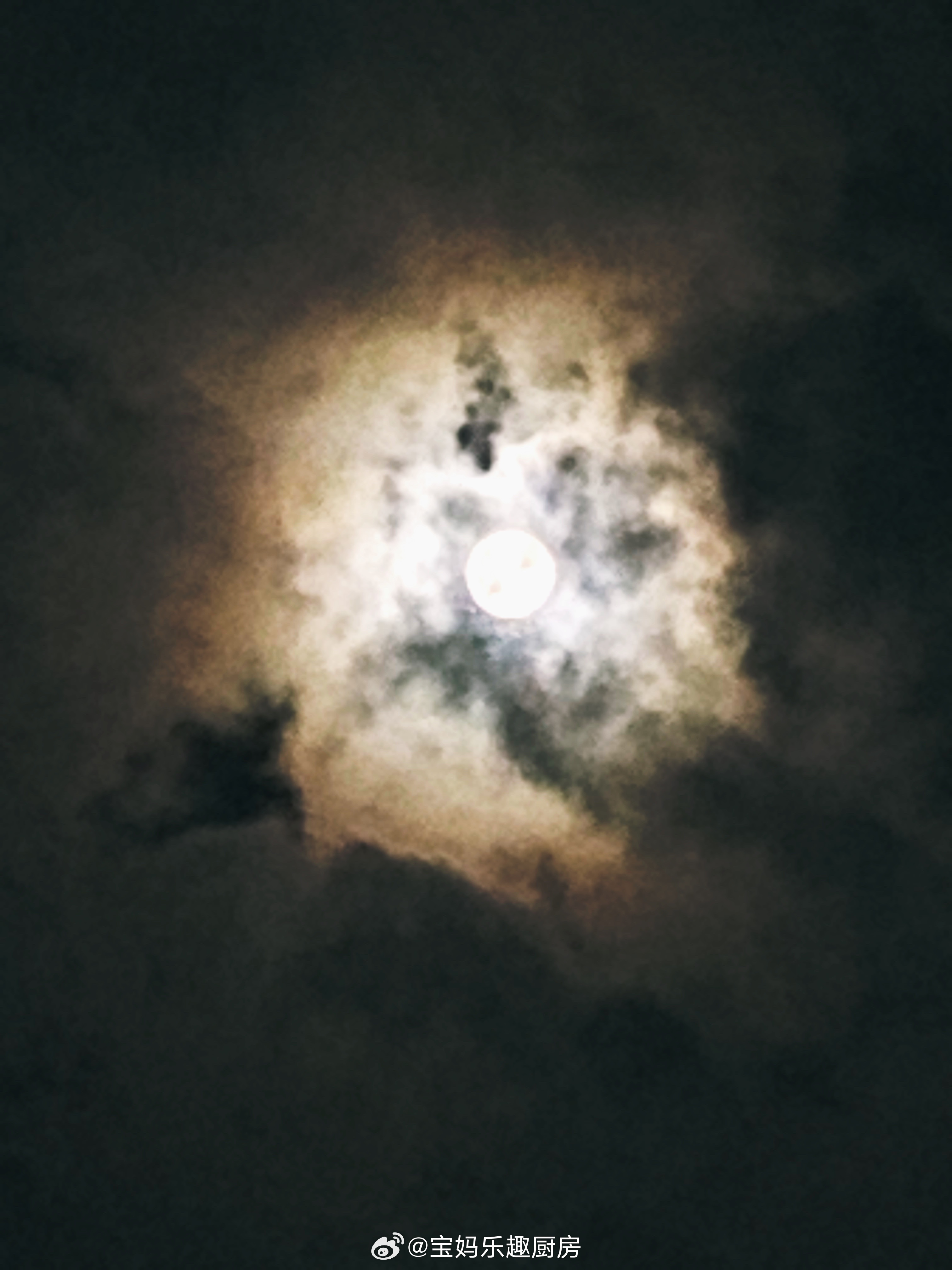 今晚的超级月亮🌙#超级月亮##一起看超级月亮# ​​​