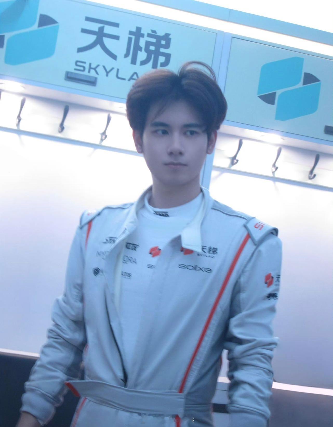 胡先煦cos胡先煦 论整活还得是胡先煦啊😂本来还沉浸在刘世豪退赛的悲伤中，结果