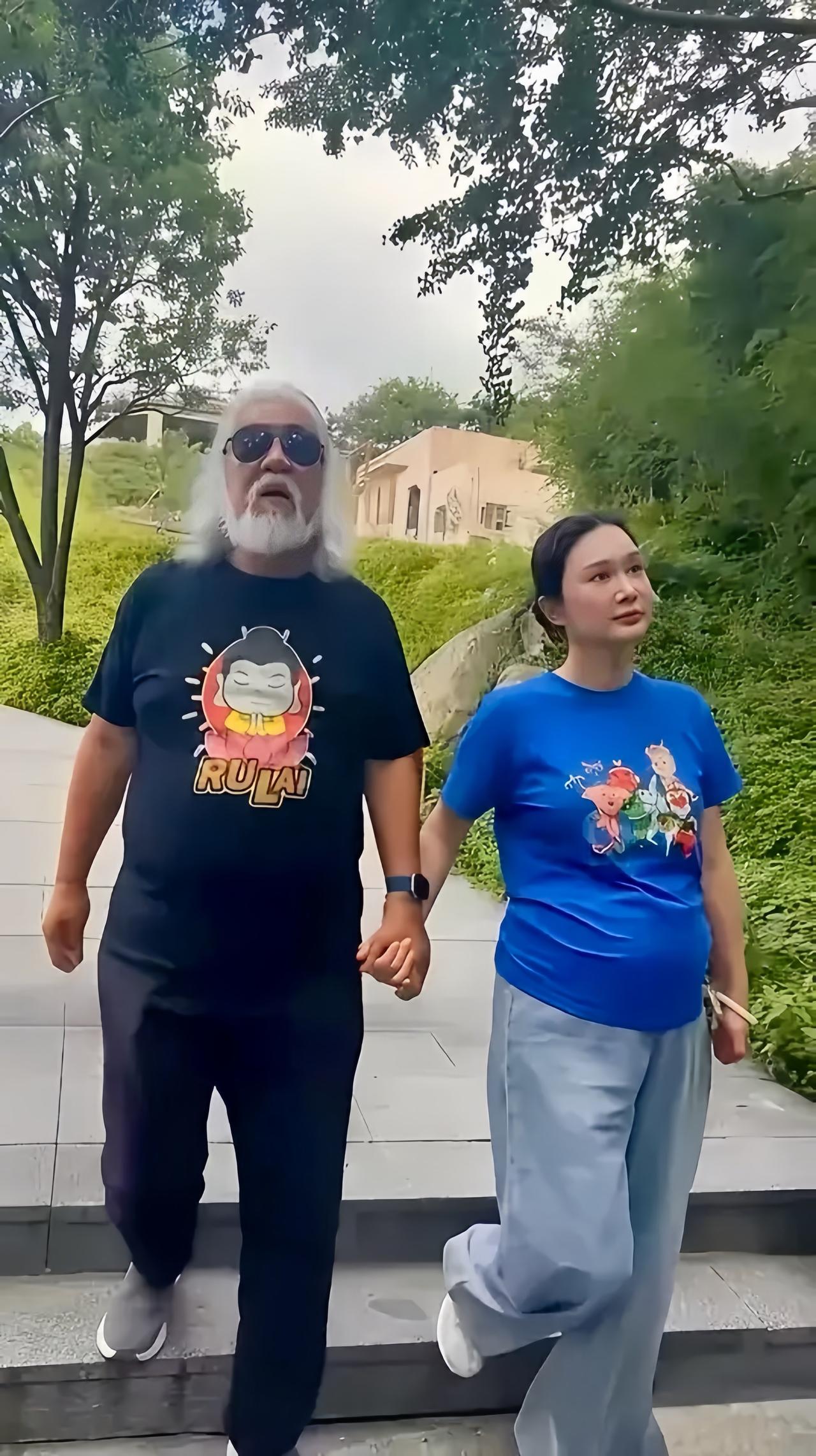 自从杜星霖嫁给大她31岁的张纪中，连续为张导生了四胎儿女，可谓是超乎小年轻夫妻了