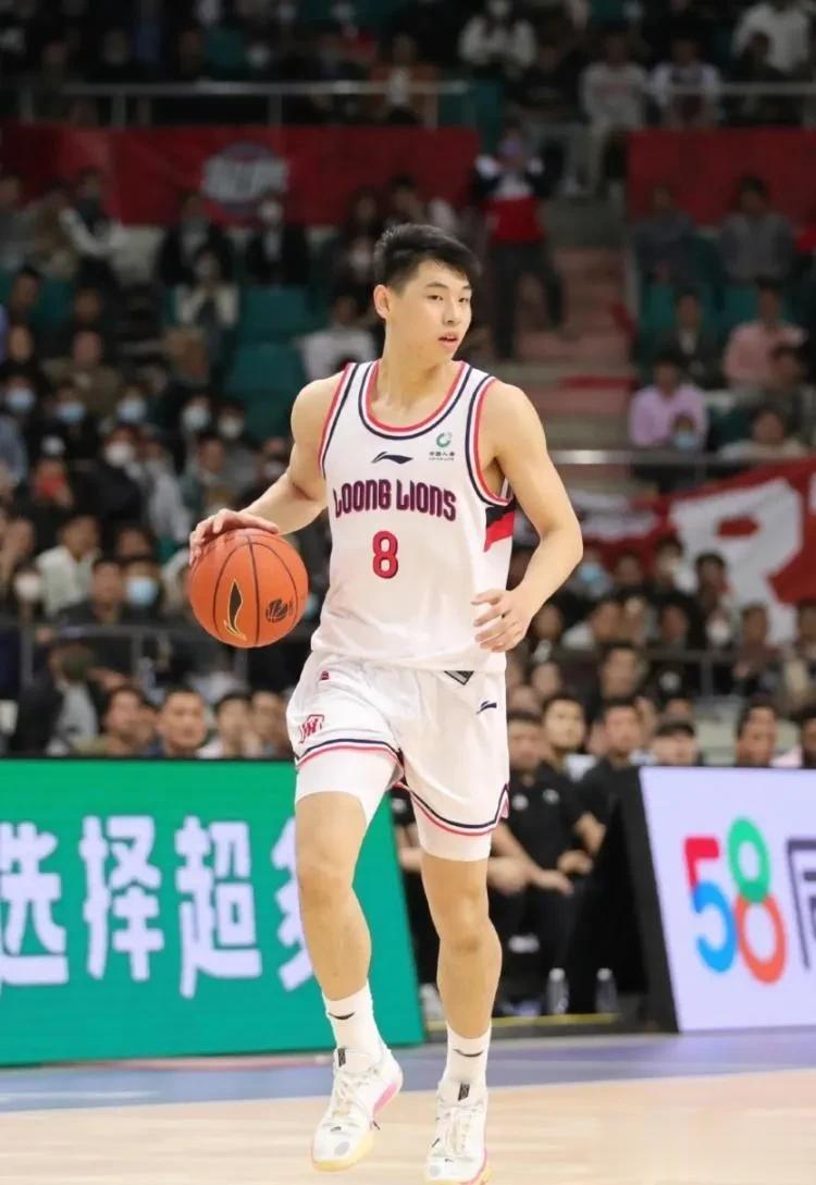 广州114-81山东，崔永熙17+12+7+4
广州99-84新疆，崔永熙17+