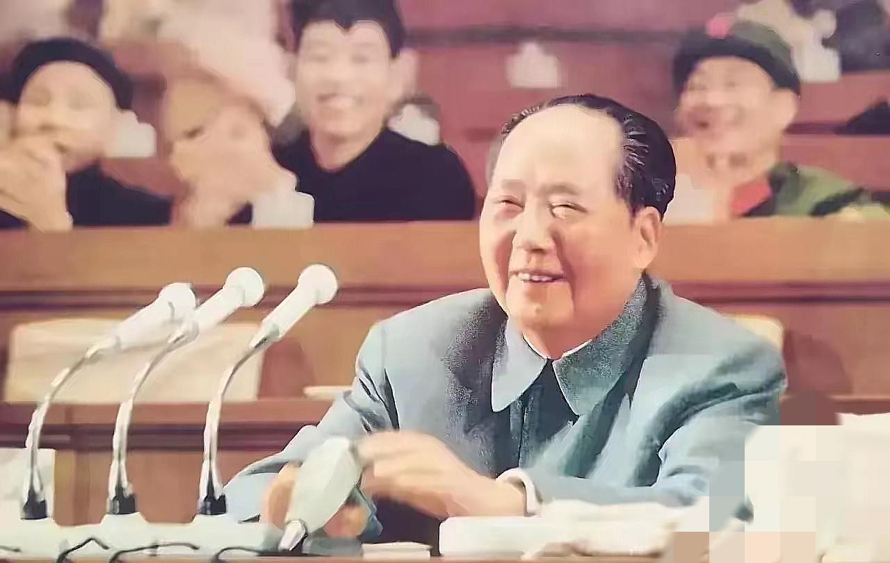 敬爱的毛主席，中国的伟人，人民的脊梁。

您离开我们49年了，可您的思想和精神，