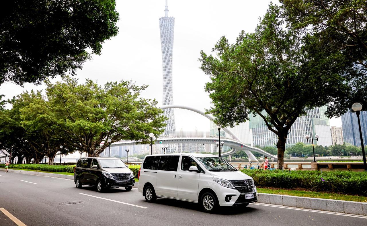 风行菱智PLUS宽体大空间+双侧滑门设计， 7/9座灵活布局，商务接待有面子，货