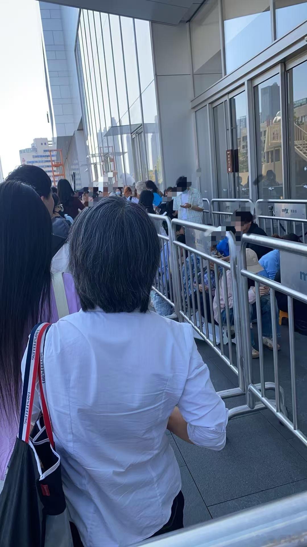 刘诗诗[超话]  我勒个去 姐粉你们要不要这么拼啊[单身狗] ​​​