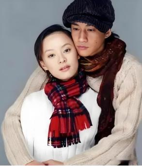 2016 年，41 岁的何润东与秘密相恋 9 年的林姵希低调完婚，婚礼仅花费 1