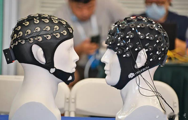 我国脑机接口加速接入现实 有种未来科幻变成现实的感觉 2026年脑机接口被明确为
