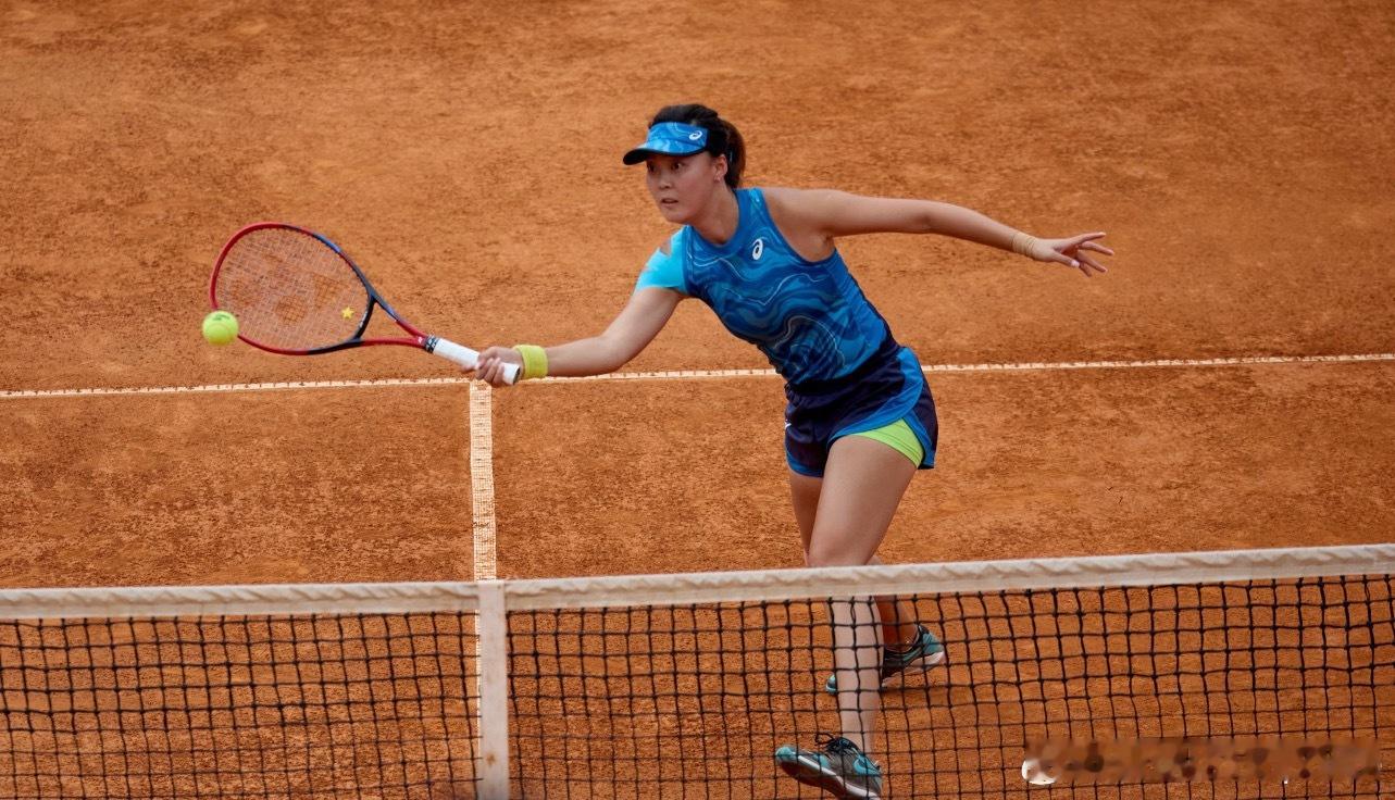 WTA125🇮🇹巴勒莫站女双首轮🇨🇳丰硕/🇫🇷卡西诺6-4/6-4 