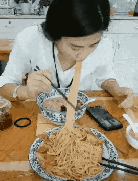 别笑，吃饭时候的你，是不是就是这样子的？