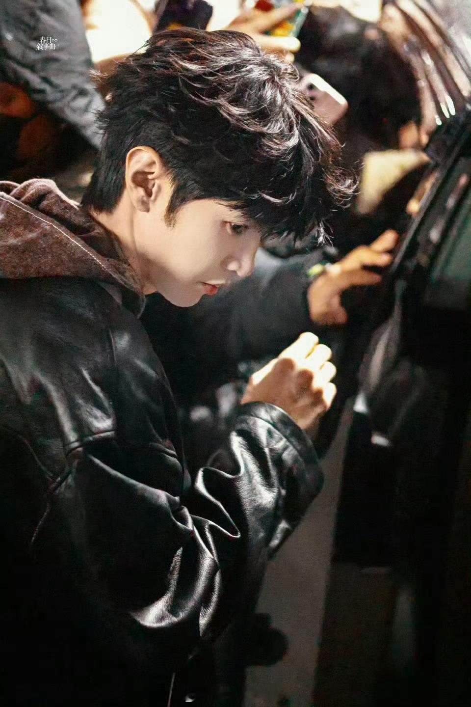 陈哲远录制大侦探路透，卷毛冬日帅哥来也 