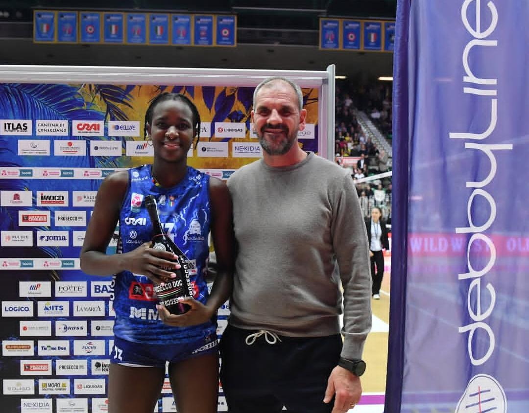 科内利亚诺在本轮主场也半主力阵容3比0轻取马切拉塔，朱婷休战，赛后球队在现场展示