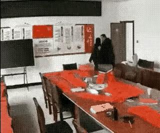 这是干什么呢，请大家踊跃发言