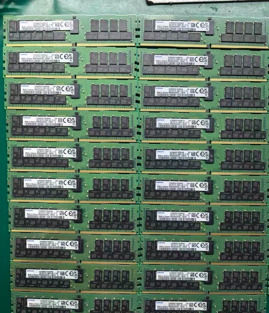 别被内存暴跌的噱头忽悠了！
DDR5 16G 6000 C30也就跌了一两百，根