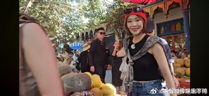 李宇春辛芷蕾高叶倪妮合照向野的我们四位姐姐同框各放异彩，没有谁被压住，每个人都超