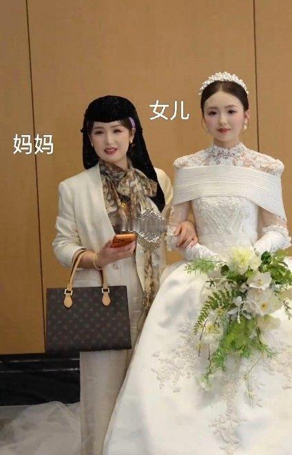 回族人怎么这么漂亮，新娘的妈妈才三十多岁！ 