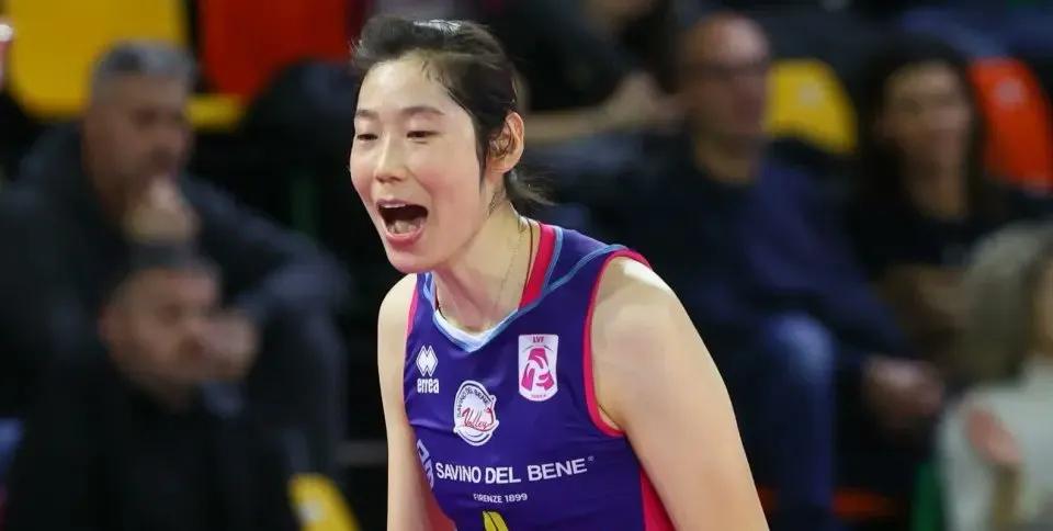 意甲女排联赛常规赛战罢，主攻手数据榜中朱婷、罗宾逊、赫博茨表现最为出色！
朱婷在