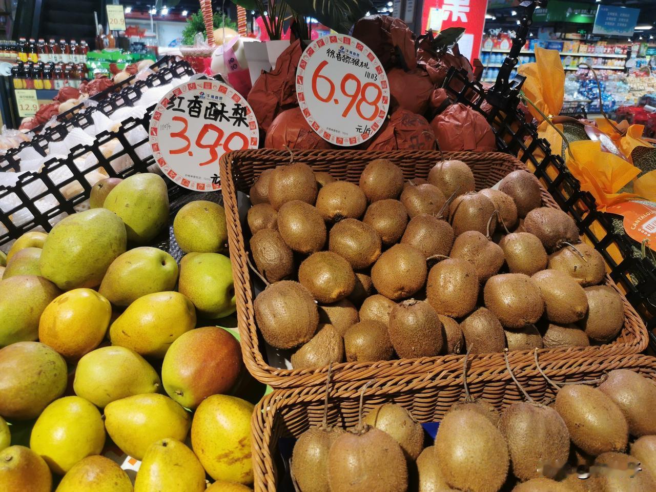 现在不容易遇到小偷，我好多年没有被小偷偷过了。

记得很久很久以前，每到过年时候