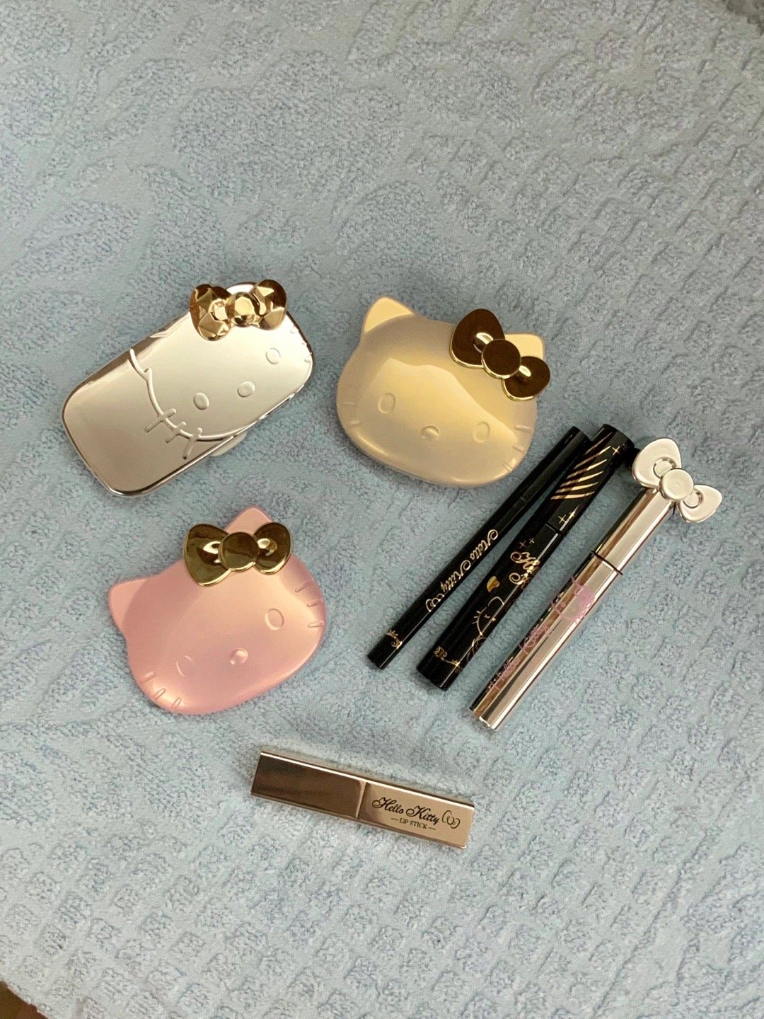 是kitty公主必备的全套可爱化妆品呀👻👸🏻kitty公主们几乎都应该人手