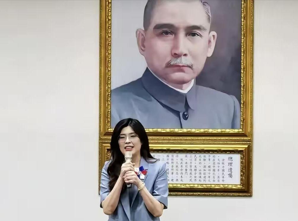 郑丽文当选了!在10月18日，郑丽文当选了台湾省内的国民党主席之后，在社交媒体上