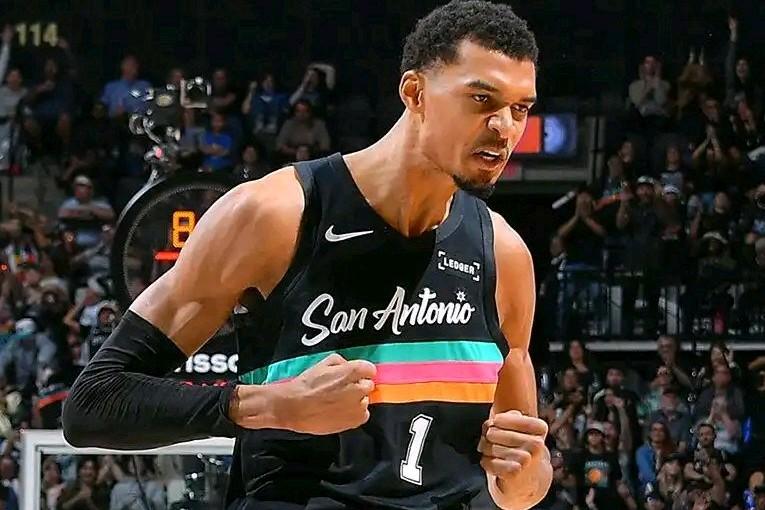 马刺能否三杀卫冕冠军雷霆？淡定：nba历史单赛季三杀卫冕冠军都有谁？

第一支：