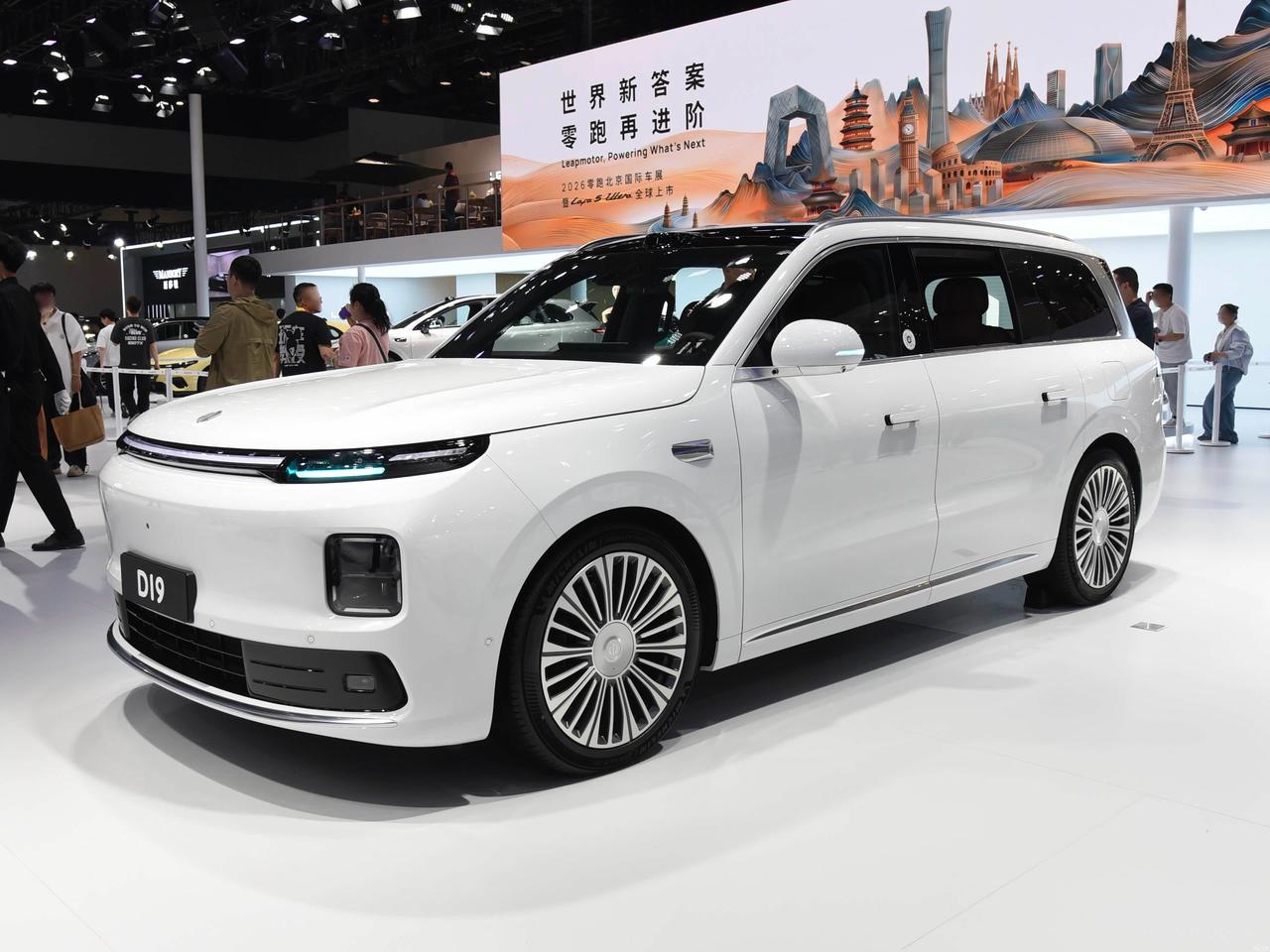 为什么越来越多人选零跑D19不得不说现在的国产车太颠覆认知了！过去20万预算，只