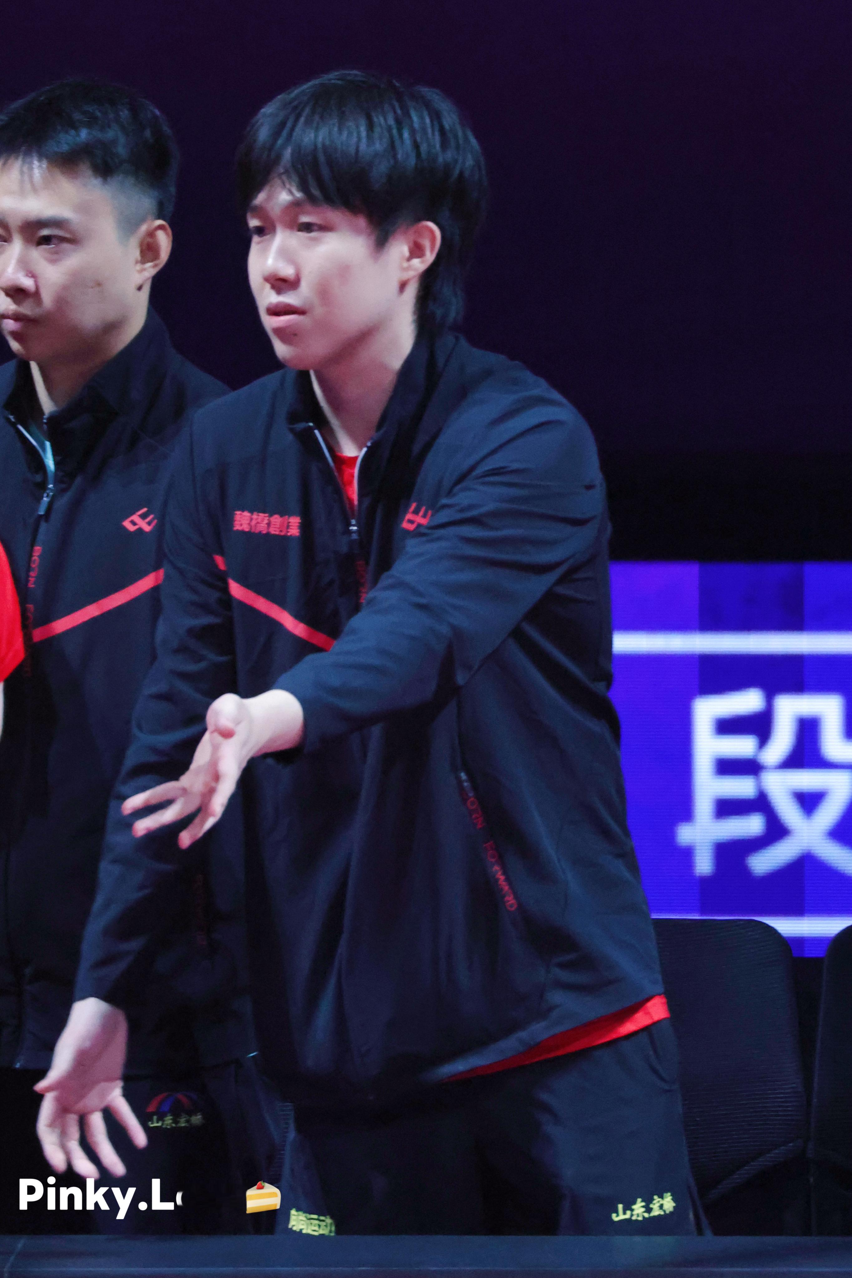 頭頭：你聽我說………王楚钦 ​​​